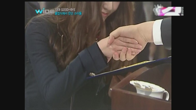 130207_mnet_wide_연예뉴스_크리스탈_졸업식_현장_[fx2you.net].ts.jpg
