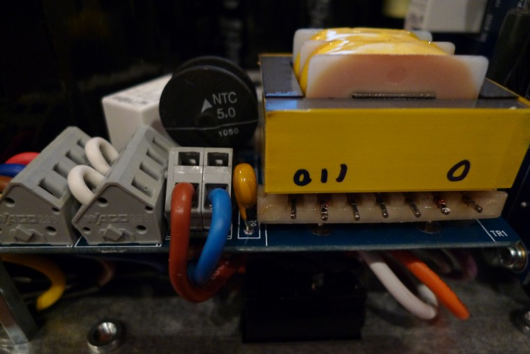 900變壓器 (3).JPG