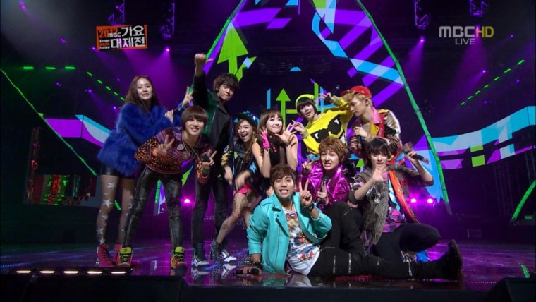 121231_MBC_가요대제전_f(x)_&_샤이니_Pop_song_Medley_[fx2you.net].ts.jpg