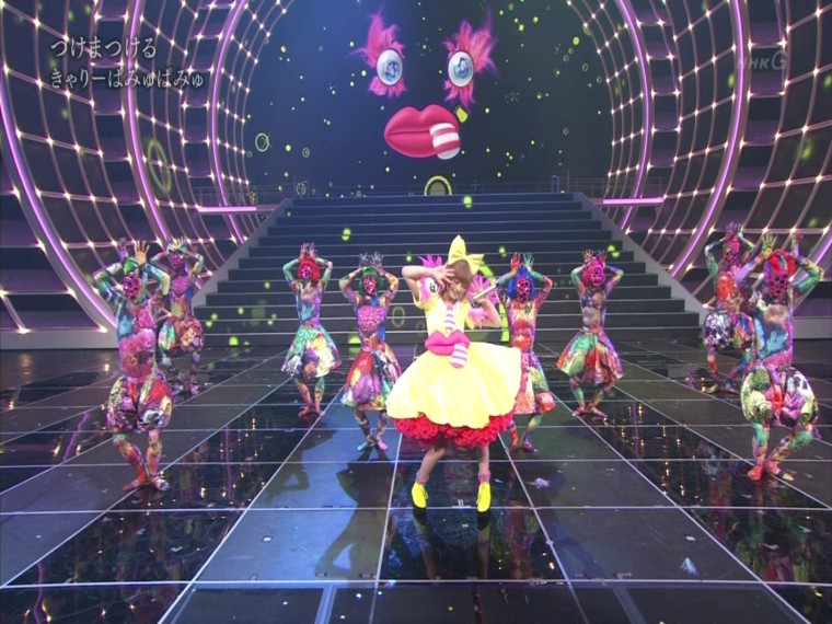 [HDTV][1080P] きゃりーぱみゅぱみゅ - 紅白2012メドレー (NHK総合  第63回紅白歌合戦.jpg