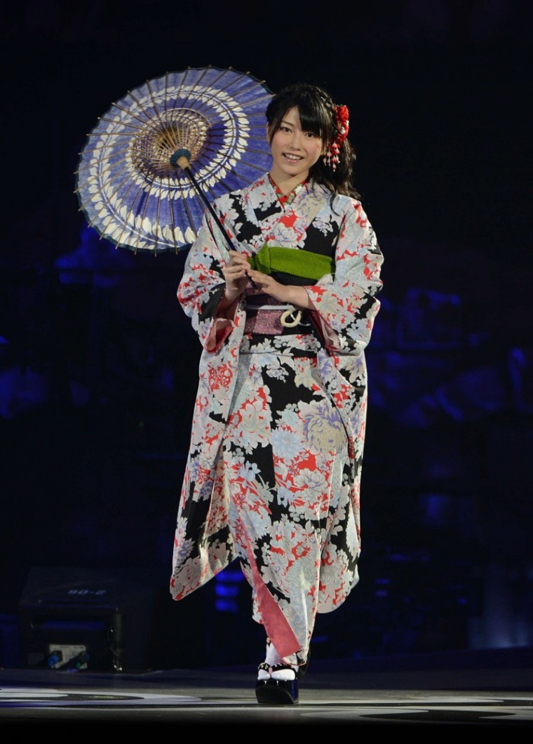 横山由依（ＡＫＢ４８）がはんなり巡る　京都・美の音色.jpg