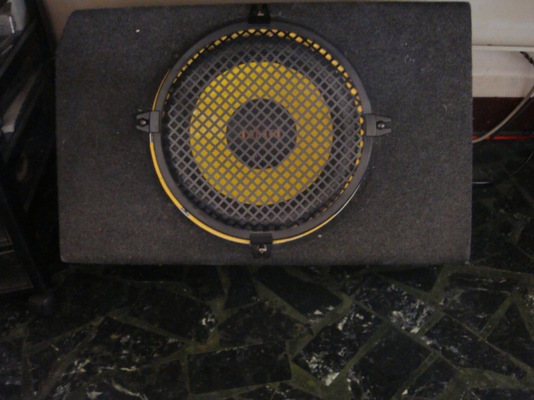 電腦桌重低音喇叭解決耳機低音不足問題.jpg