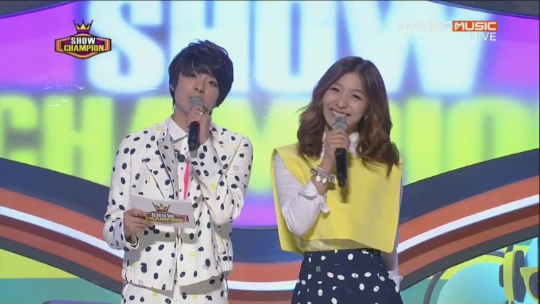 130320 MBC Music 쇼챔피언 Amber & Luna cut [fx2you.net].ts.JPG
