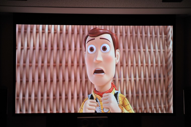 布幕	Da-lite　135吋