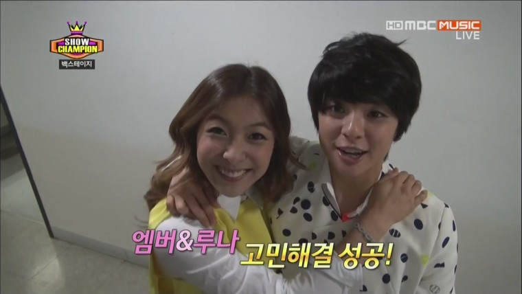 130403_MBC_Music_쇼챔피언_Amber_&_Luna_cut_[fx2you.net][19_57_20].JPG