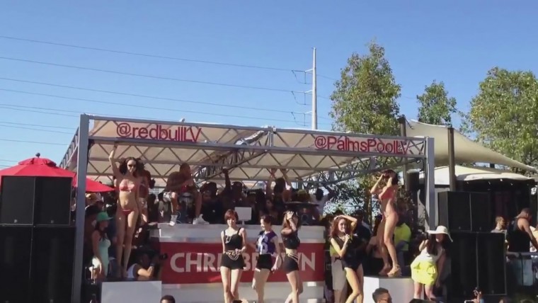 T-ara N4 perform at palms pool 5.26.13[(001543)15-47-08].JPG