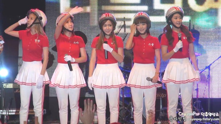 130926 크레용팝(Crayon Pop) 인하공전 축제 직캠 by 욘바인첼.mp4.JPG