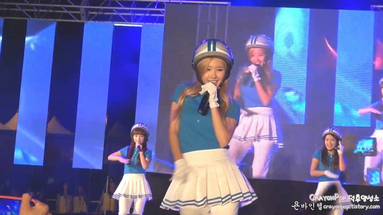 130925 크래용팝(Crayon Pop) 호서대학교 축제 직캠 by 욘바인첼.mp4.JPG