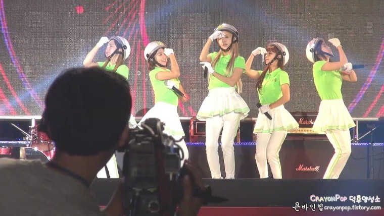 131001 크레용팝(Crayon Pop) 군산 시민의 날 콘서트 직캠 by 욘바인첼.mp4.jpg.jpg