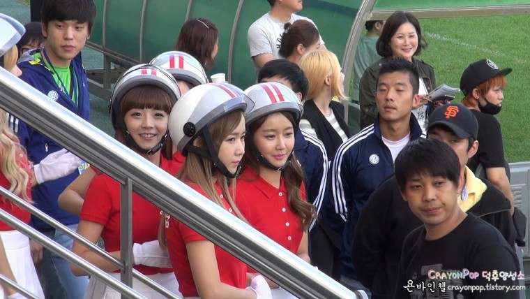 131009 크레용팝(Crayon Pop) 폭스바겐 주니어 마스터즈 코리아 2013 축하공연 직캠 b.jpg