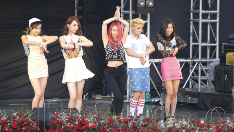 130803 DMZ콘서트 f(x) 루나 직캠.png