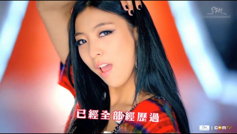 001[FOX][精緻中字][MV] f(x) - 第一顆智齒 Rum Pum Pum Pum [初智齒的愛戀].mkv_2013.jpg