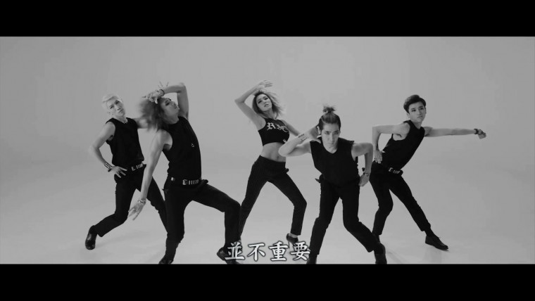 03[FOX][精緻中字][MV] KAHI (嘉熙) - It\'s ME (Feat. Dumbfoundead)[我是怎.jpg