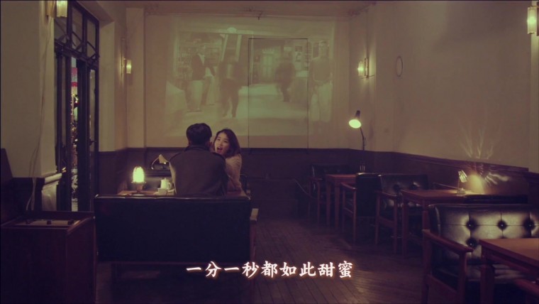 002[FOX][精緻中字][MV] IU - Friday (Feat. Jang Yi-Jeong of HISTORY) [期待星期五.jpg