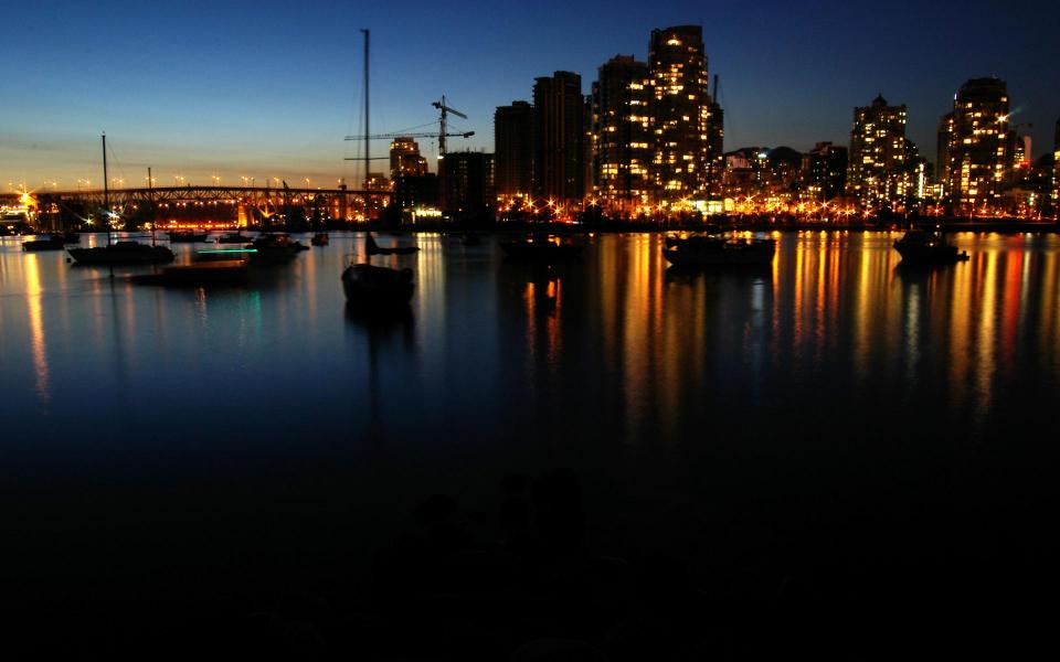 32vancouveratnight_1920x1200.jpg