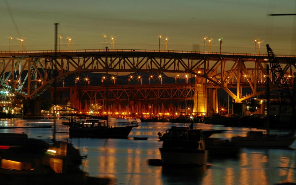 31bridgesatnight_1920x1200.jpg