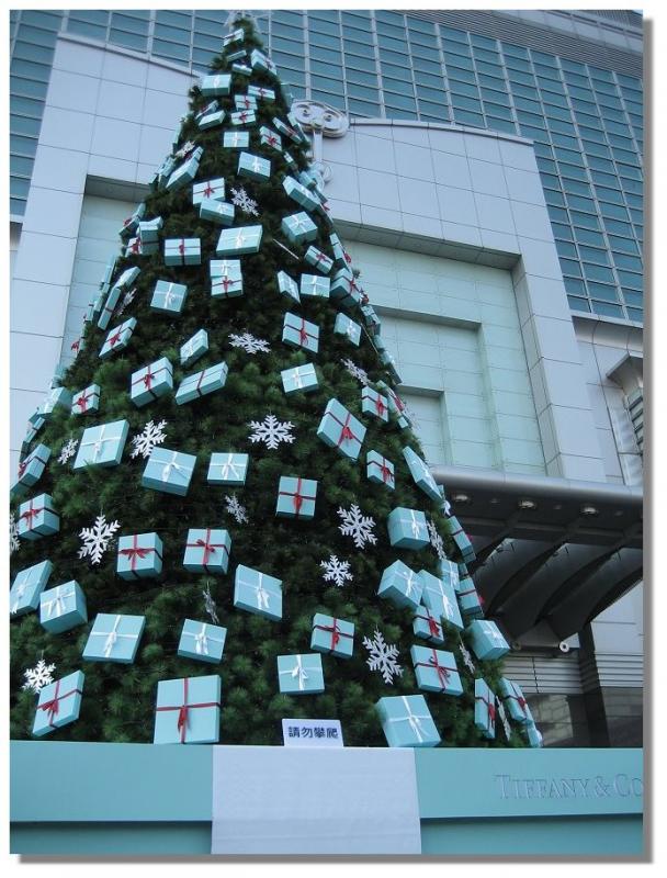 「101 TIFFANY&CO 聖誕樹]………‥‥・☆☆