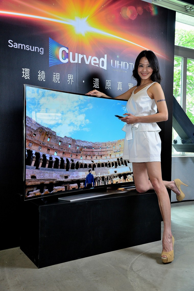 三星4200R黃金曲面UHD TV  三星獨家智慧景深強化技術 拓展全新開闊感官視野.JPG.jpg