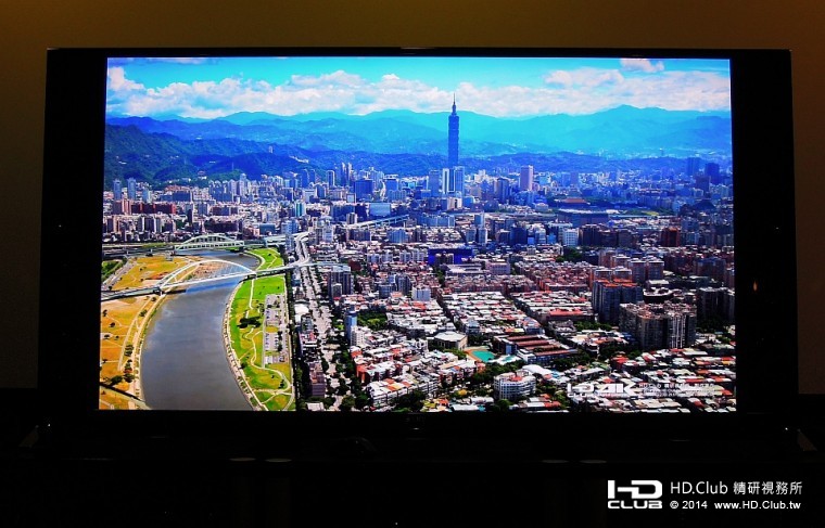 【精研原創4K作品集錦2013】從一開始放映就吸引大家的目光。裏面的內容都是2013年拍攝的精華，在KD-65K9000 ...