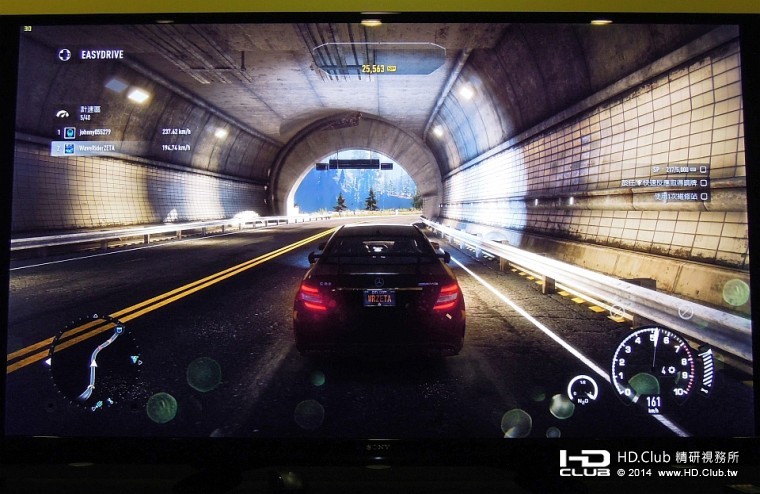 用KD-65X9000B 玩遊戲，除了可近距離享受優美的影像，聲音的質感更帶來極大的震撼。 ...