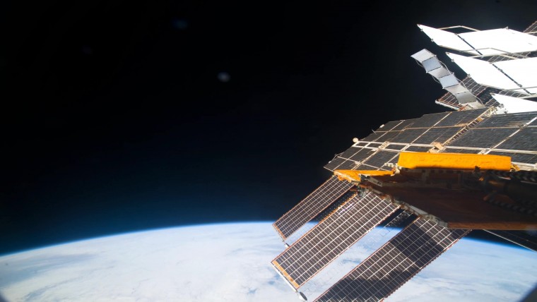 [4K高清演示片] 曲率.太空中看地球The Curvature, Earth from Space.mp4_000314.928.j.jpg