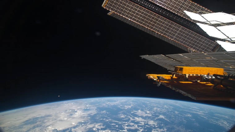 [4K高清演示片] 曲率.太空中看地球The Curvature, Earth from Space.mp4_000018.083.j.jpg