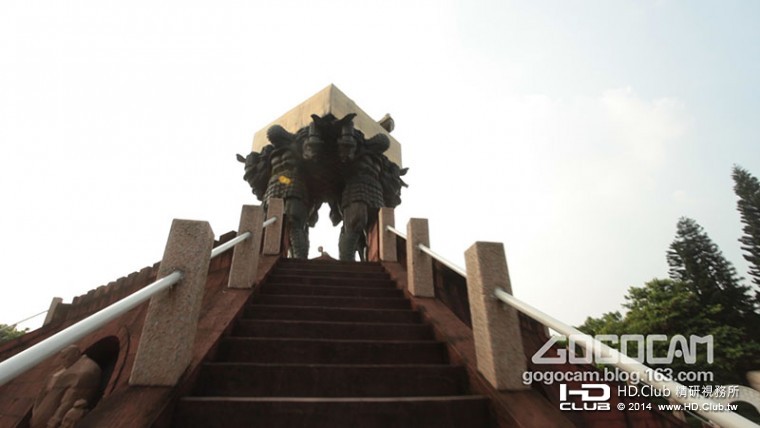 5D2.Still017 copy.jpg