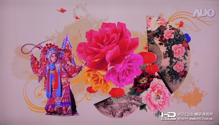 平劇色彩繽紛的畫面，令人賞心悅目。主角豐富的臉上彩裝，帶給大家迷人的質感。 ... ...