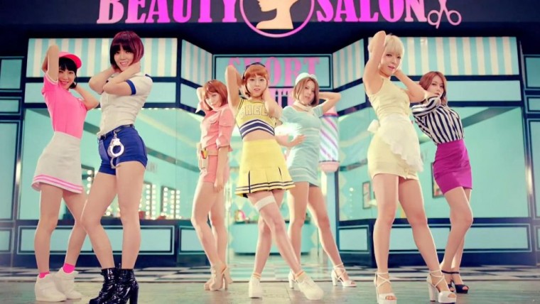 006[精緻中字][MV] AOA  - Short Hair [漸層動態光暈特效][俏麗短髮散發的魅力氣息].m.jpg