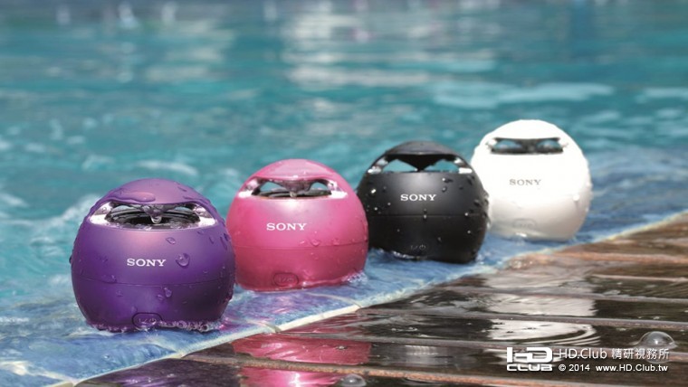 圖1.Sony【SRS-X1】全新防水等級，無論泳池畔，洗澡時或廚房裡，隨時隨地輕鬆享受音樂.jpg