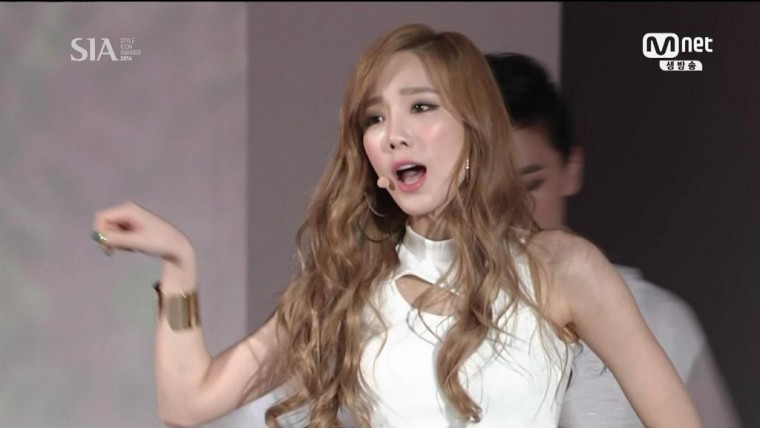 1027632424_k6q50eFg_141028_Mnet_2014_SIA_-_Holler.HDTV.1080P.HDMI.Final-Taeng.jpg