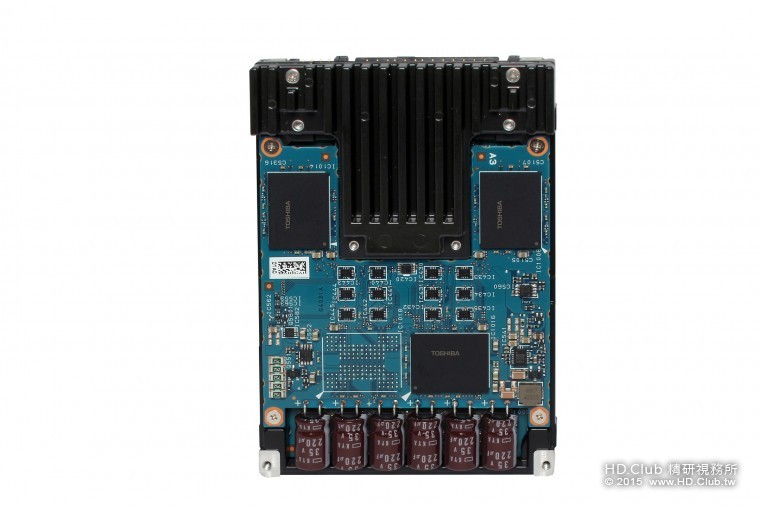1.TOSHIBA推出全新企業級固態硬碟第三代PX系列產品圖 (正).jpg