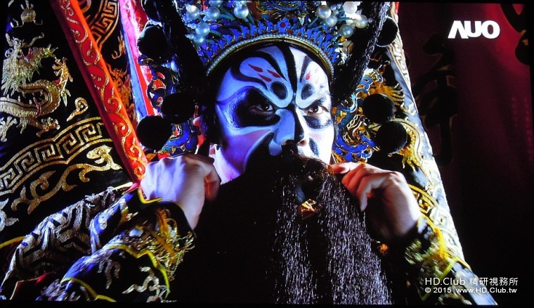  國劇臉譜以4K呈現，投影效果非常好，最能表現真正黑色層次的美。