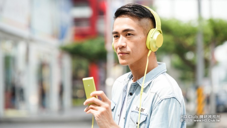4.有別於常見的正色設計，Sony全新h.ear系列耳機採用引領趨勢的低飽和度色彩潮流，以.jpg