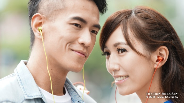 6.h.ear in入耳式耳機(MDR-EX750AP) 以鋁製外殼抑制震動，簡約線條勾勒完美音質。.jpg.jpg