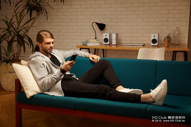 圖3)Sony CAS-1桌上型音響系統支援藍牙及NFC連接智慧型行動裝置，透過獨家LDAC技術無.jpg