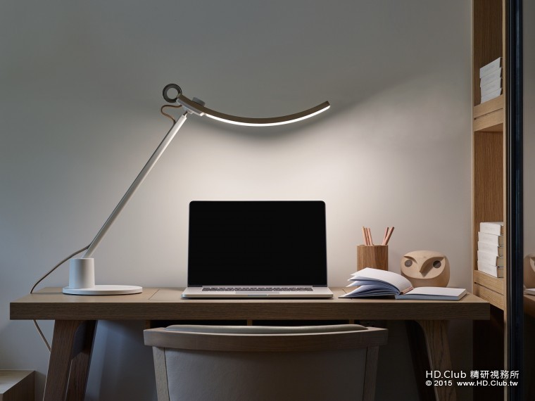 BenQ_WiT Genie螢幕閱讀檯燈_破曉金.jpg