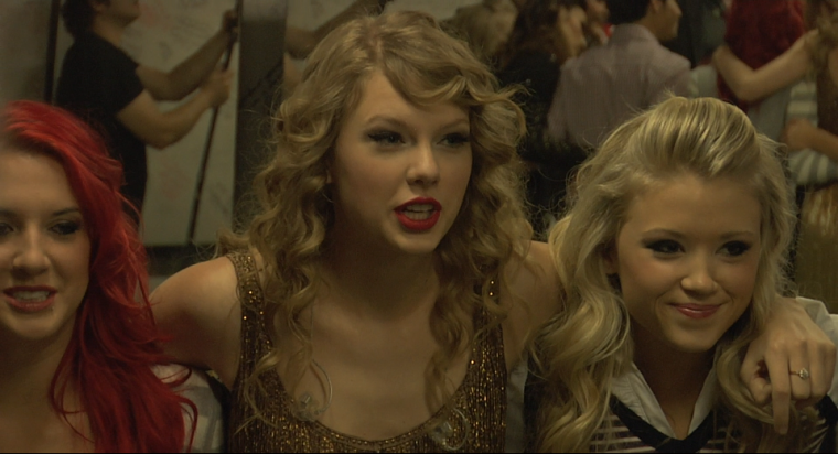 Taylor Swift - Speak Now World Tour Live 2011 彩排5.png