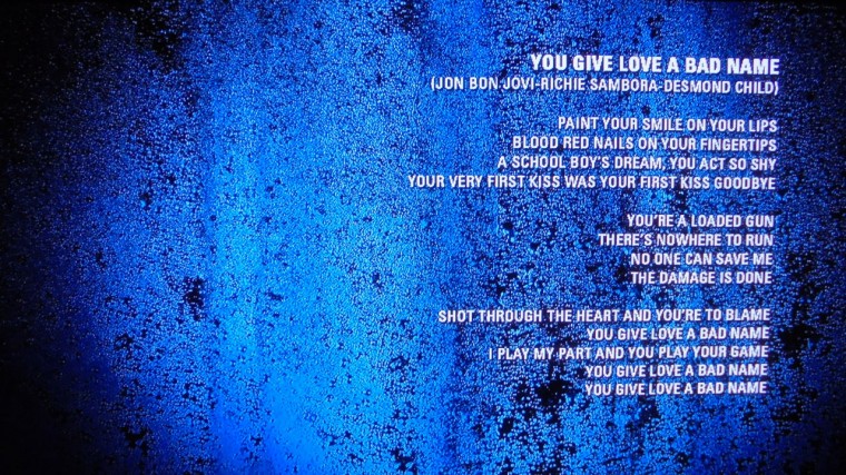 歌詞在播放時同步顯示