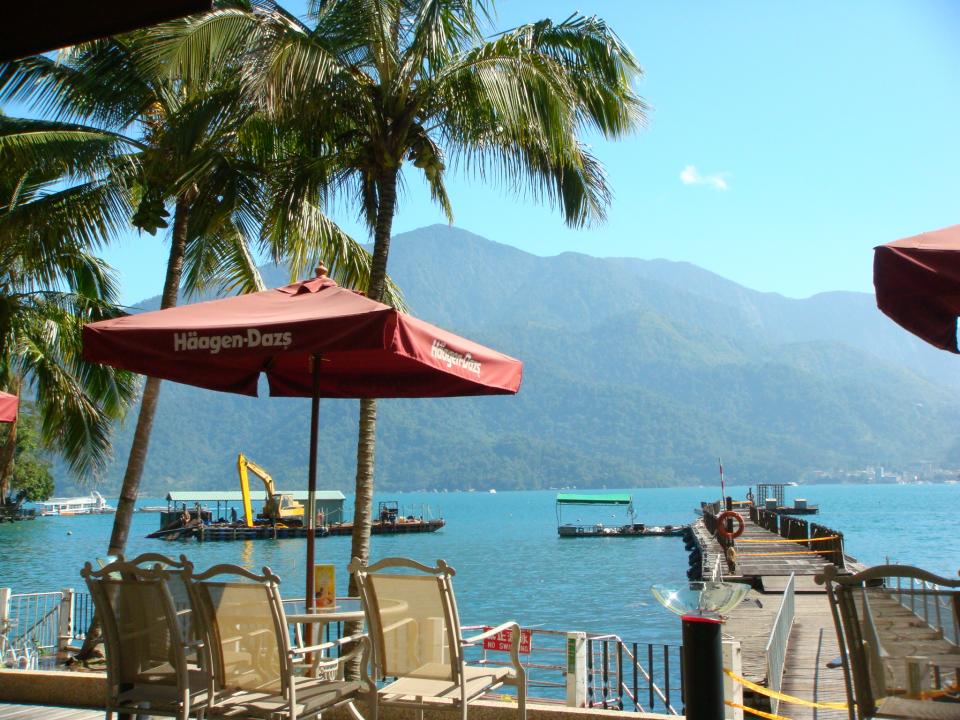 艷陽下的碼頭 好美唷