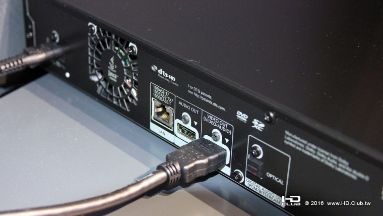 panasonic-dmp-ub700-4.jpg