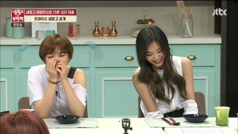 160620.jtbc.냉장고를 부탁해.e84.트와이스(쯔위&정연)&피에스타(차오루&예지).HDMI.1.jpg
