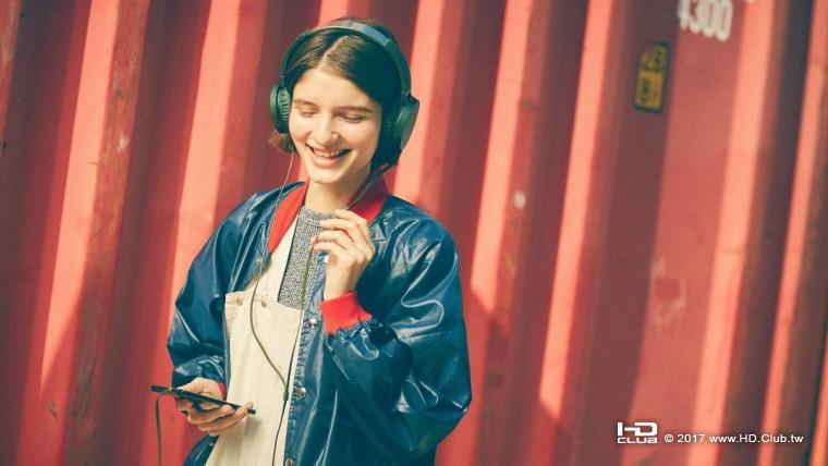 圖6)Sony 重低音耳罩式耳機MDR-XB550AP，全新消光金屬色系展現個人音樂風格。.jpg.jpg