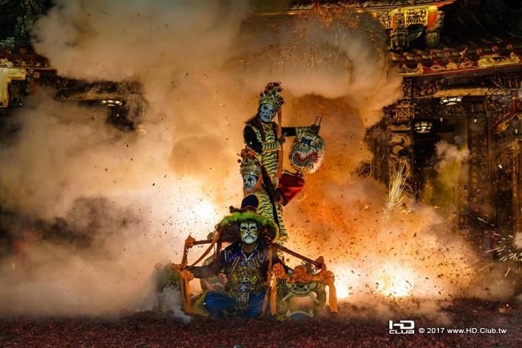 2017 台灣 α 系列攝影比賽 人物組 第一名 林廷侯【家將坐炮】.jpg