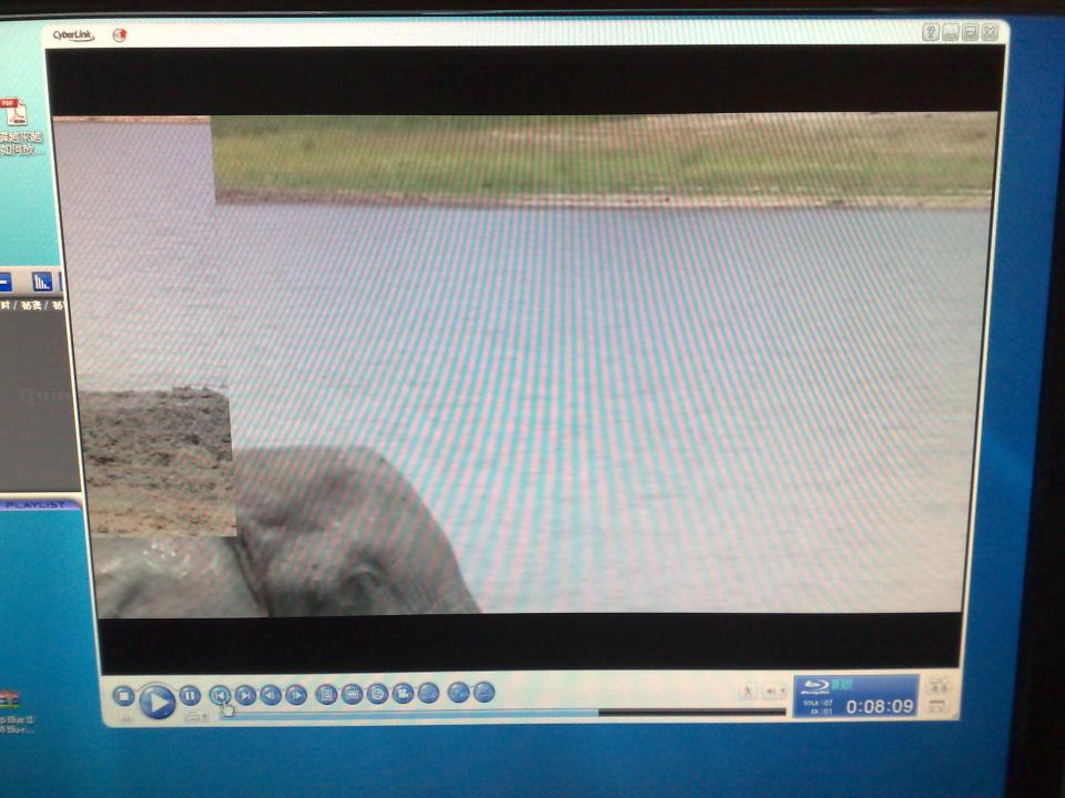 在小拉動一下視窗以後，停下來會有馬賽克的情況。