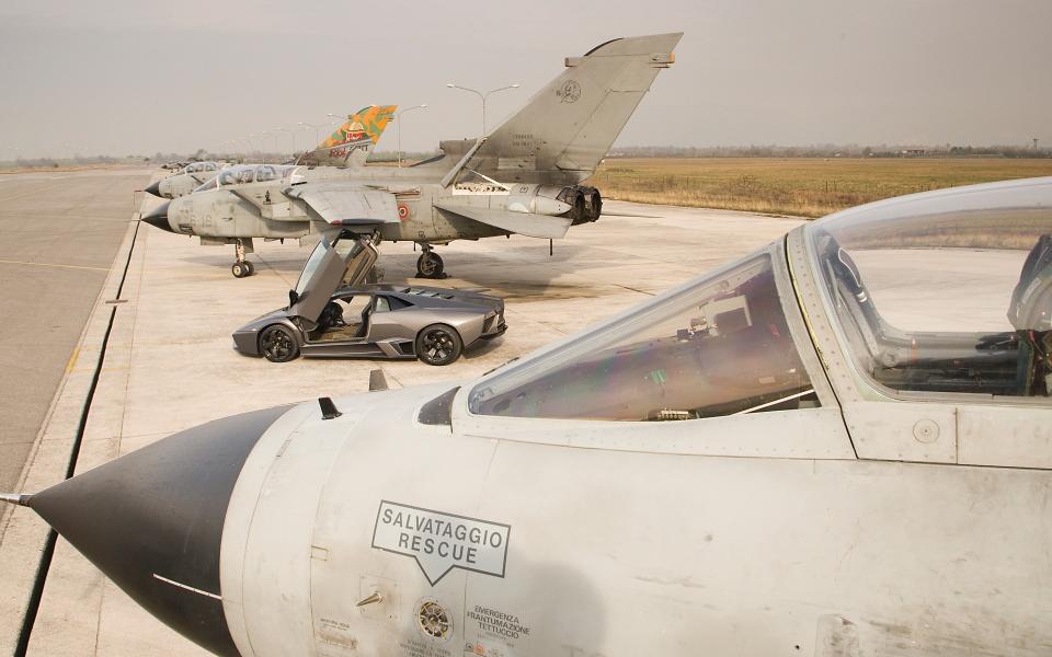 lamborghini-reventon-widescreen-02