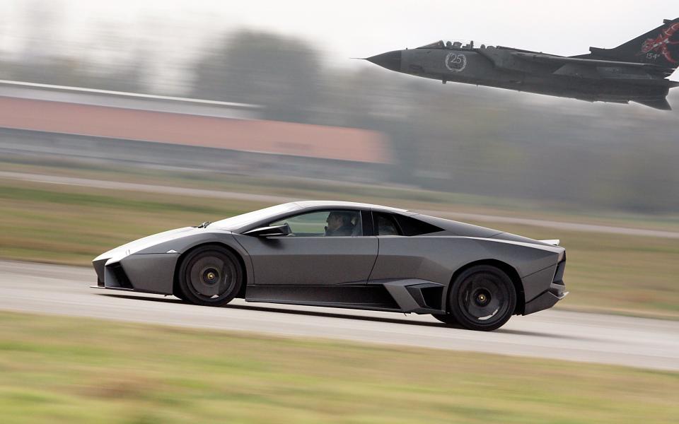 lamborghini-reventon-widescreen-01