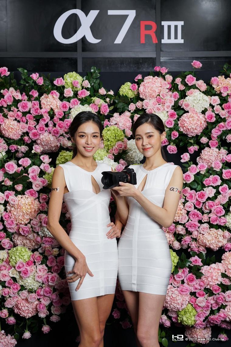 Sony α7R III 相機配備 4,240 萬像素背照式 Exmor R CMOS 感光元件，引領影像新境界..jpg