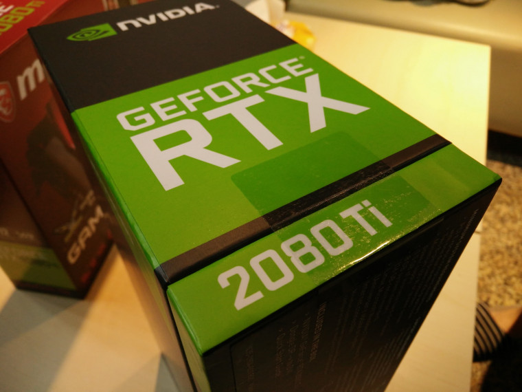RTX 2080Ti  包裝照1