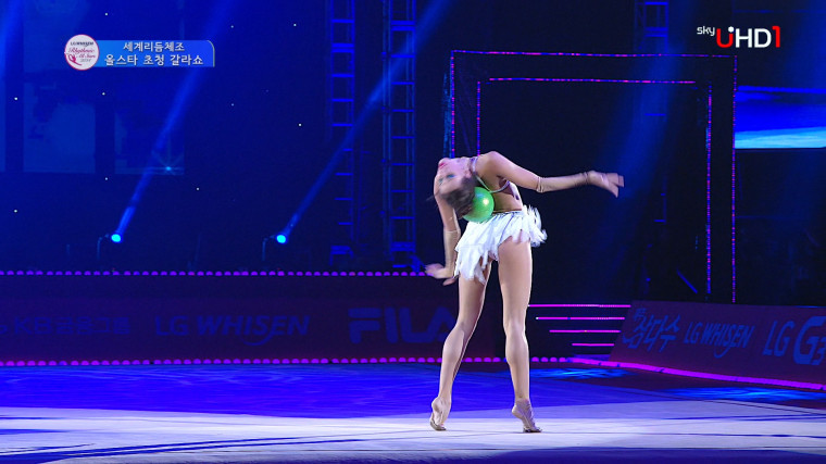 [SkyUHD.4K.现场] 全明星选手邀请表演 第1部 2160p UHDTV AAC 2.0 HEVC_60fps_10bit.t.jpg